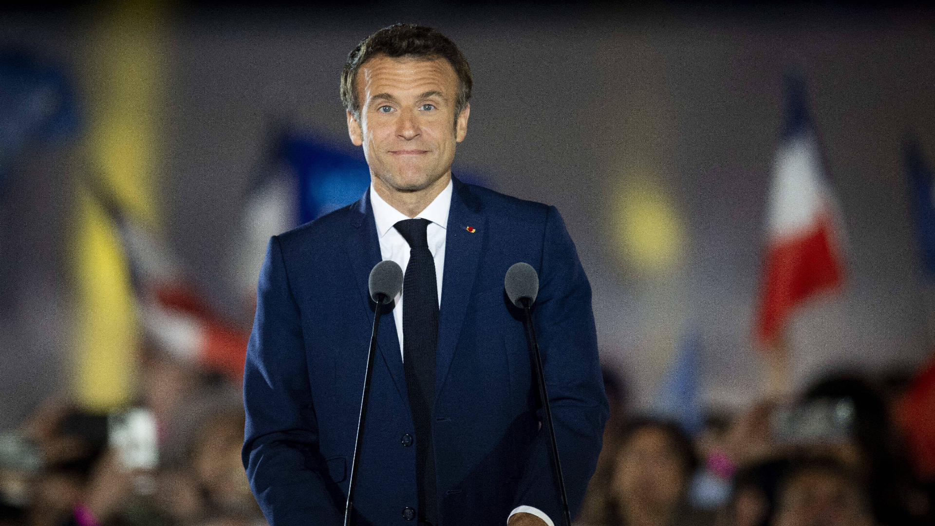 Präsidentenwahl in Frankreich: Macron schlägt Le Pen mit rund 58 Prozent